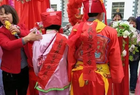 农村"闹婚"超滑稽公婆图鉴,每张都有亮点,网友直呼:受不了|结婚|婚宴