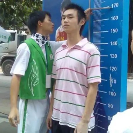 14岁身高17015岁窜到1m8宝妈无奈求助该如何让儿子停止长高