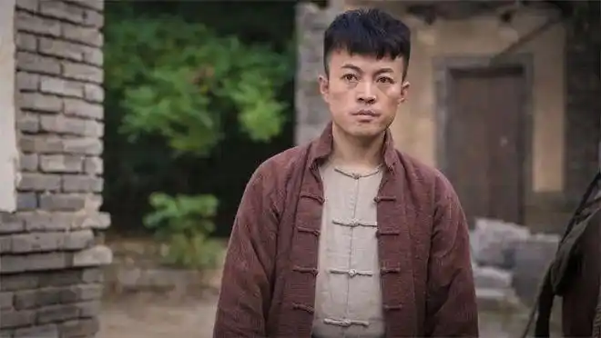 剧中,演员林家川饰演的丁大命是一名粮行长工,他忠厚善良,朴实仁义