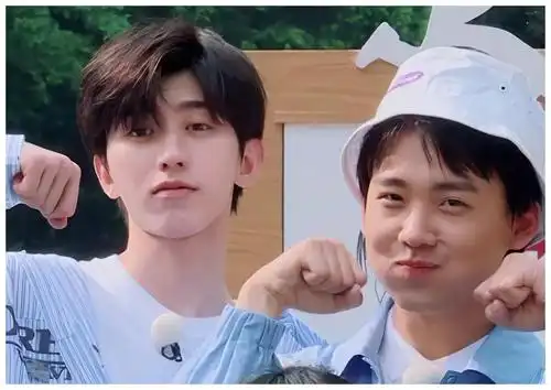 郭麒麟向蔡徐坤拜师学跳舞,但听到条件后,立刻反悔