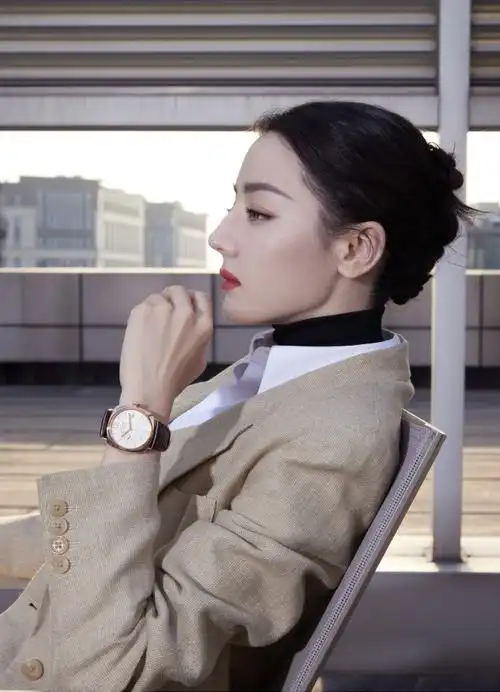 迪丽热巴素色西服##迪丽热巴女总裁#迪丽热巴素色西服造型9615