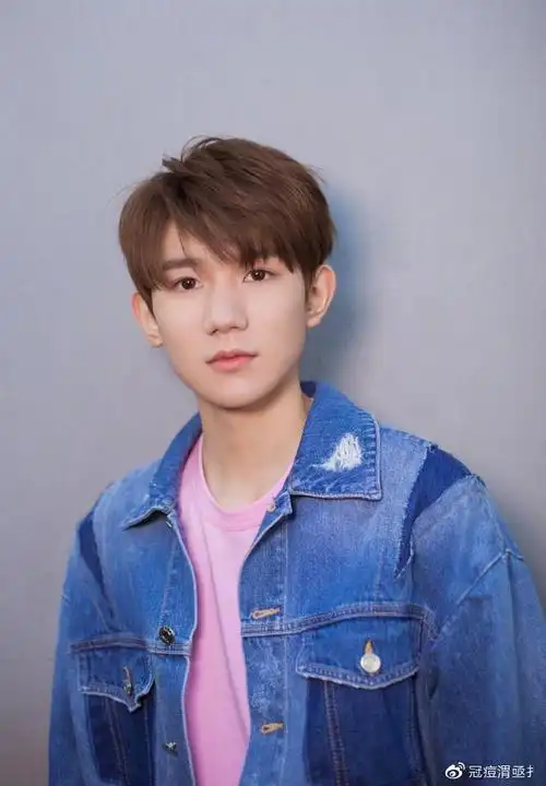 八卦:王源现在是自己独立的公司在做,从郭红波那里离开了