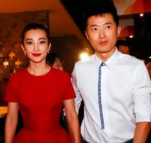 李冰冰姐弟恋差16岁,任泉对男方放狠话,亲姐姐劝李冰冰别耽误_许文