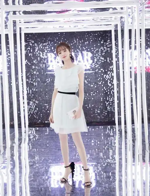 胡冰卿气质太好了破布堆身上竟穿出时尚感快学学