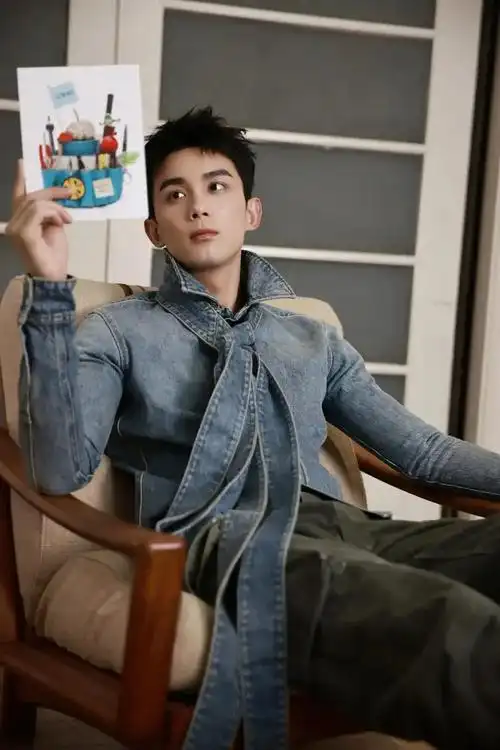 帅气演员吴磊最新线下活动造型图出炉啦生图太帅啦