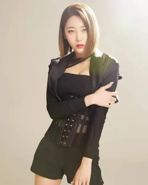 身材过于火辣原地阵亡写真动图爆红韩国尤物金惠美