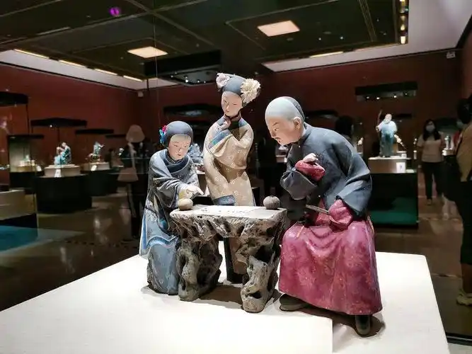 首批国家非遗"泥人张"亮相中国美术馆