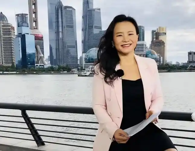 学习播音,成为主持人,是成蕾,一直以来的梦想.