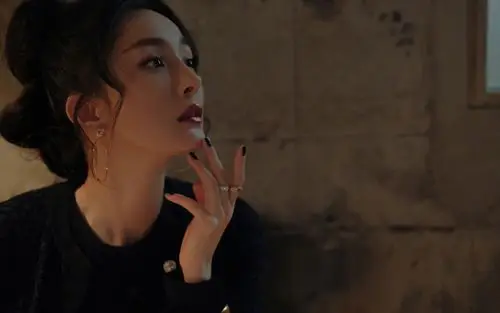 杨幂复古优雅写真桌面壁纸