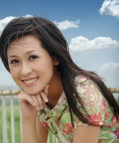 许璐璐(辽宁卫视主持人)_尚可名片