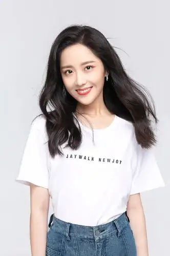 创3王艺瑾从小到大的照片 视频