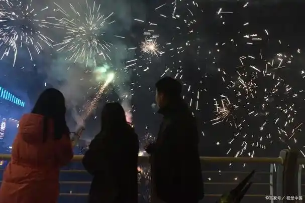 怎么邀请女生跨年