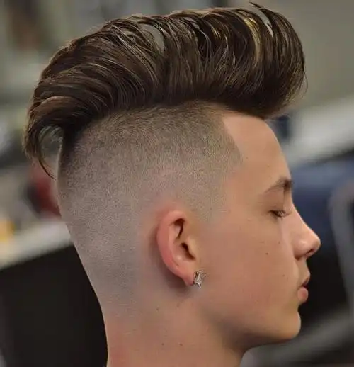 男士剪个铲青头发型,又酷又帅气,随意凹造型都好看,彰显男人味,太好看