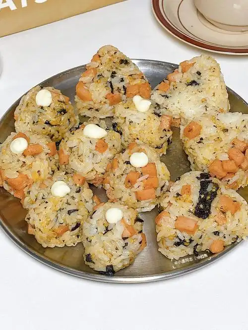 一人食自制韩式海苔饭团好吃到飞起