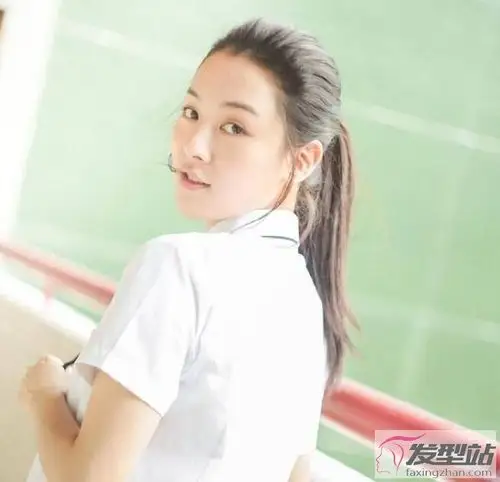 适合女中学生的发型推荐穿着校服这些发型最有少女感