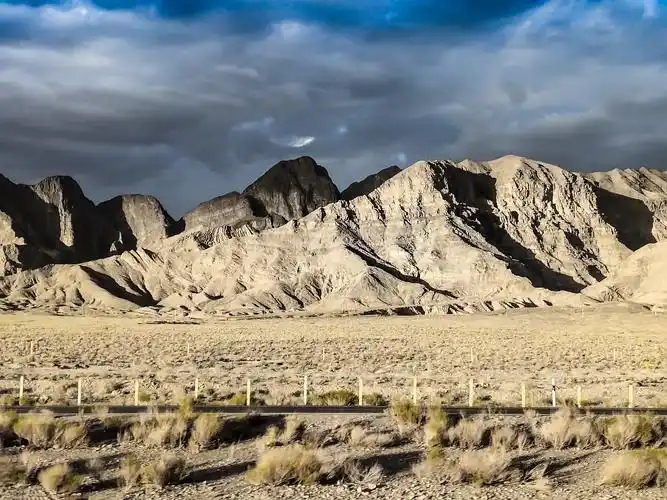 干裂的荒地无人区