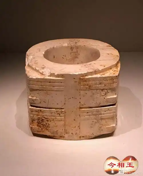 良渚文化兽面纹玉琮