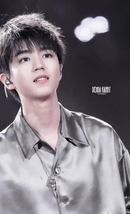 王俊凯性感喉结合集 大帅哥时刻在线索命