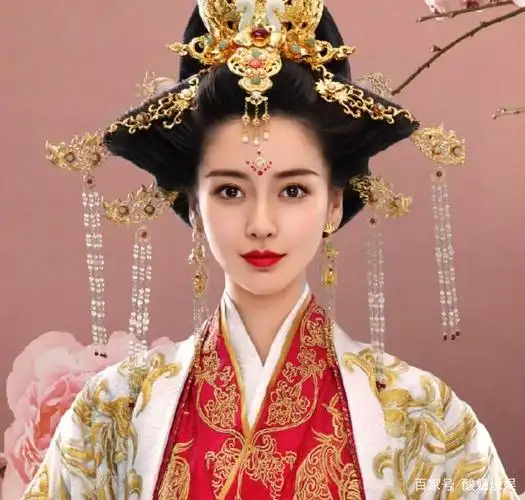 杨颖又一古装戏杀青,剧照淡雅仙气十足,演技飙升眼神绝了_影视资讯