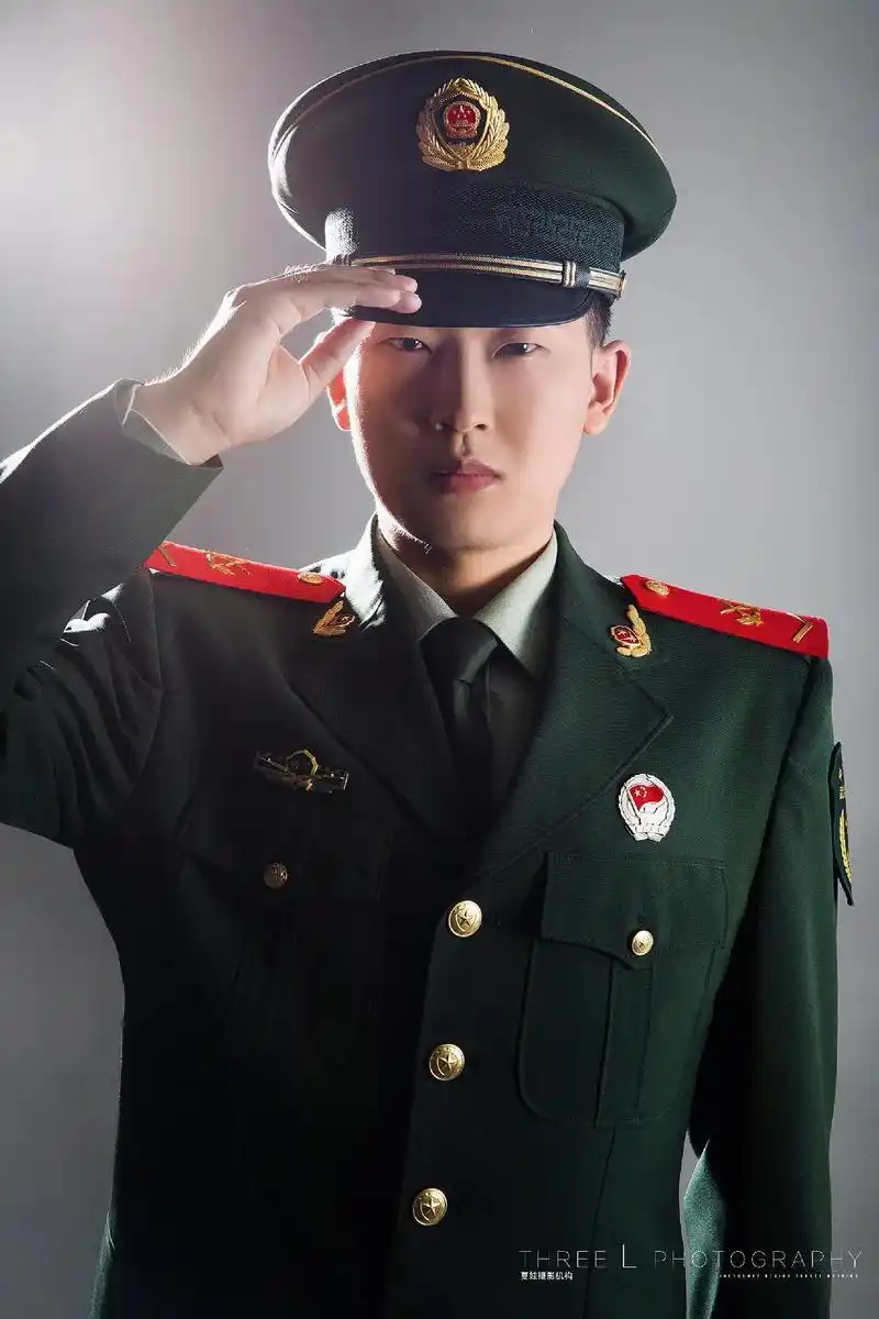 艺术照.#上热门 #三水夏娃摄影 #三水摄影 #军人  那种 - 抖音