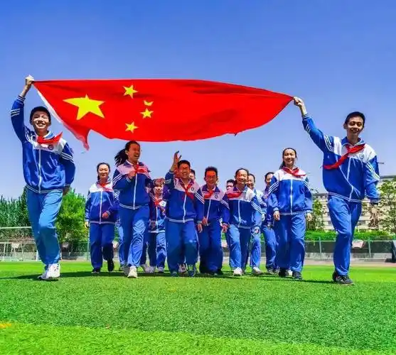 敬礼新时代 时刻准备着 !_向先锋_少先队员_发展