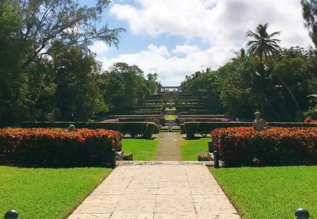 李咏在美国的墓地曝光,江山如画,哈文现状让人担心