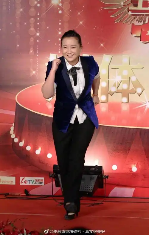 贾玲  早期生图考古 今日直播生截    #贾玲直播#,#贾玲 真的震撼