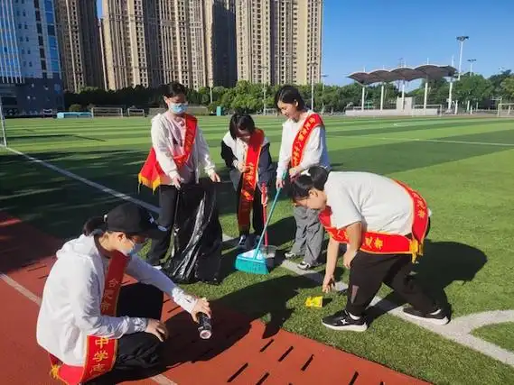 【润物无声·德育园地】以劳树德,以德育美 - 合肥八中