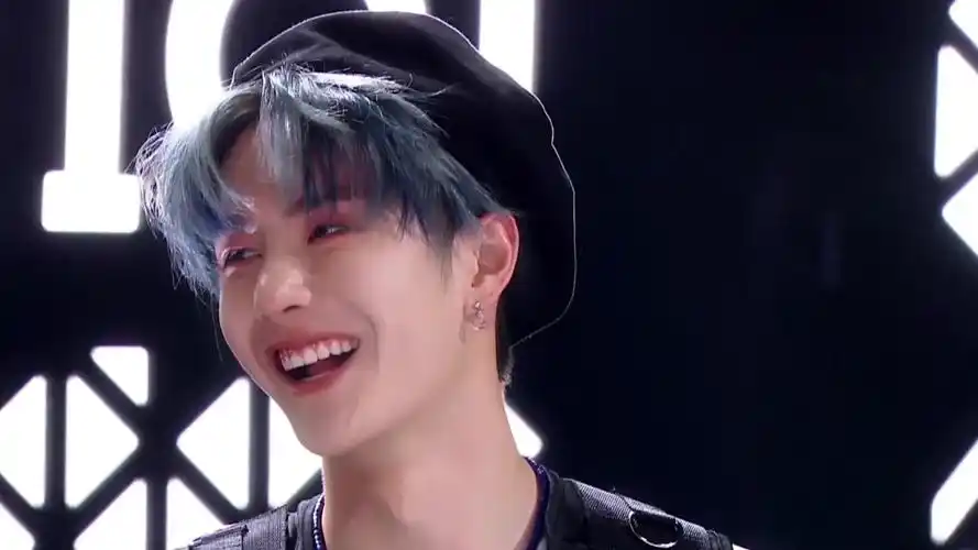 王一博 | 王导师的77个笑容瞬间