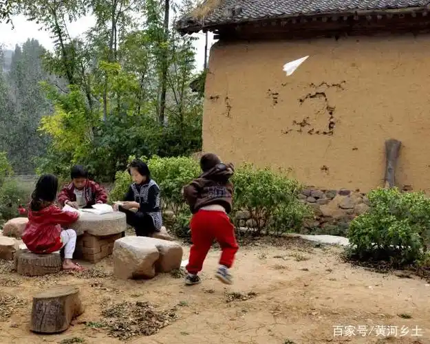 农村孩子的童年游戏,他们的游戏你玩过几种,这样的童年你怀念吗