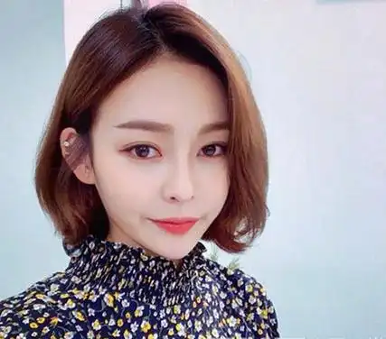 女生露额短发气质逼人更清爽_短发_女生发型大全