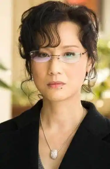 63岁女演员李建群去世!她在古装剧的服饰造诣,远超现在的清宫戏