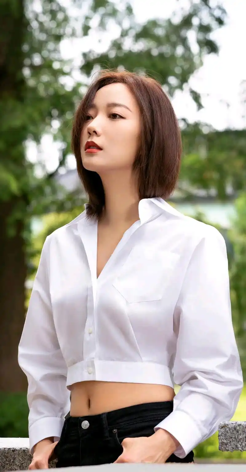 王珞丹,及腰最风情,飒爽亦风骚