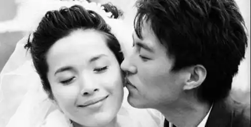 靳东不再回避,说出与江珊恋爱5年分手原因,难怪会娶