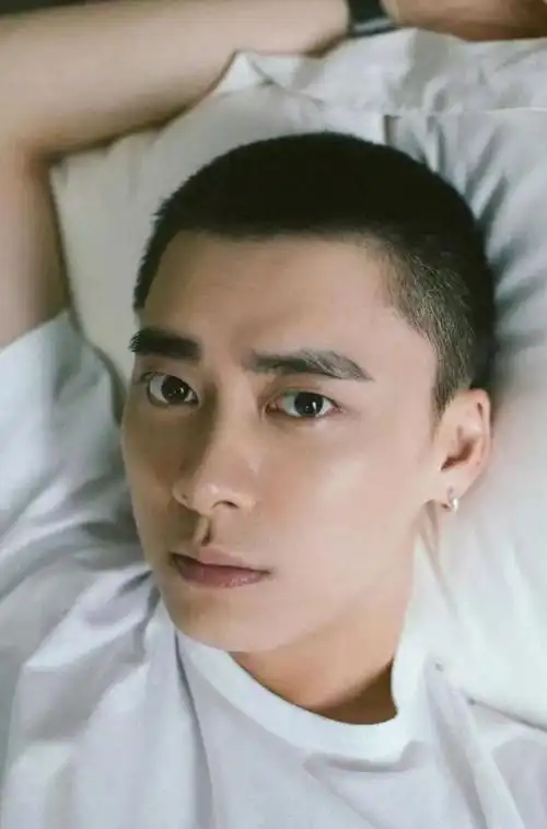 男明星的寸头适配度