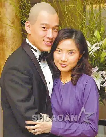 39岁王耀庆亏老婆郭晏青每月探班是宣示主权两个儿子念小学图