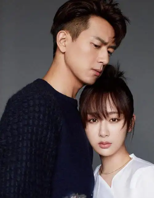 李现杨紫拍亲密照看杨紫的贵妃躺画风甜蜜赛过童颜夫妇