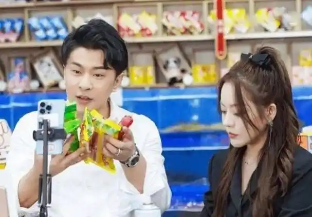 辛巴徒弟蛋蛋逼走ceo,辛选陷困境?_管倩_集团_直播