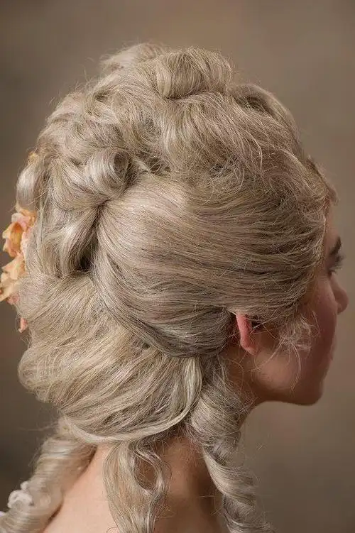 「绘画参考」百年前欧洲贵妇们的发型(发型参考)