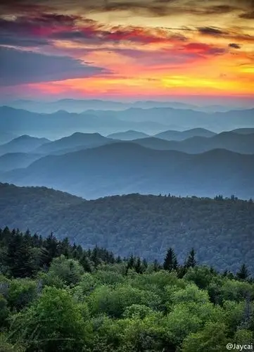 山外青山,楼外楼 | 视觉中国