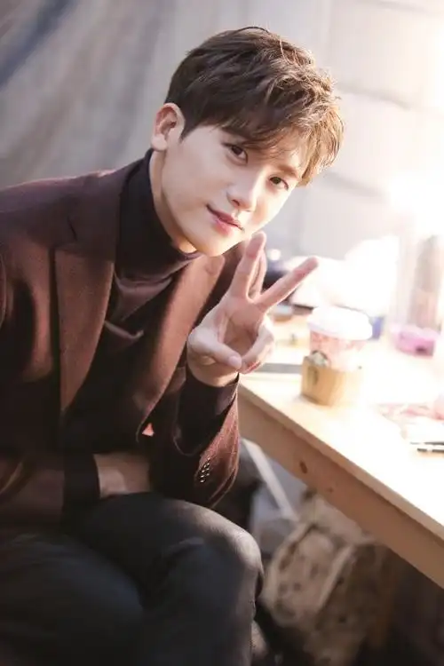 韩剧#大力女都奉顺# naver更新 朴炯植 海报拍摄现场图