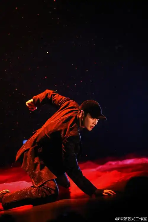 张艺兴夸父逐日舞台##张艺兴舞蹈风暴
