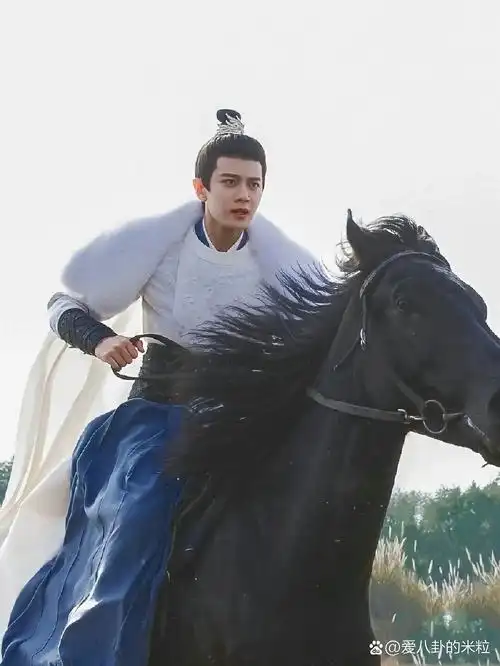 任嘉伦的壁纸(周生如故里的) 这次更的是任嘉伦的壁纸啦,最近更的作品