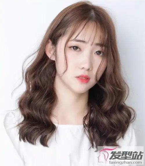 今夏流行的女生烫发 清爽烫发时尚在线_发型站_最新流行发型设计发型