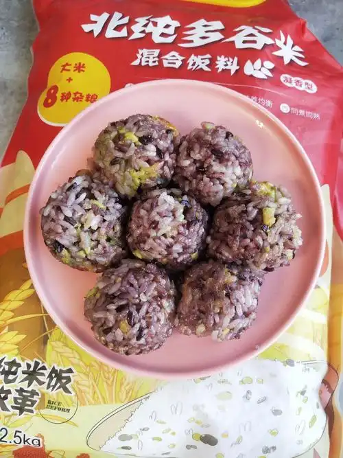 爆浆杂粮饭团,爆浆杂粮饭团的家常做法 - 美食杰爆浆杂粮饭团做法大全