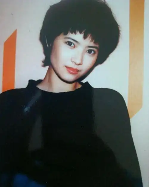 蓝洁瑛旧照搜集,长发撩人,短发清新,与刘德华的合照太配了