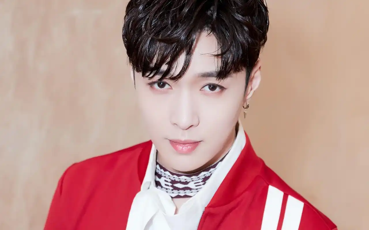 张艺兴帅气写真高清图片桌面壁纸