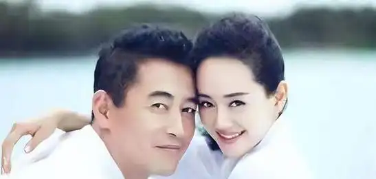 在王志飞低谷时期,他与第一任妻子李健相识,尽管最初只是朋友认为他们