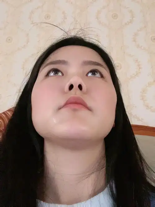 我这个脸真的是侧面扁平抬头方正