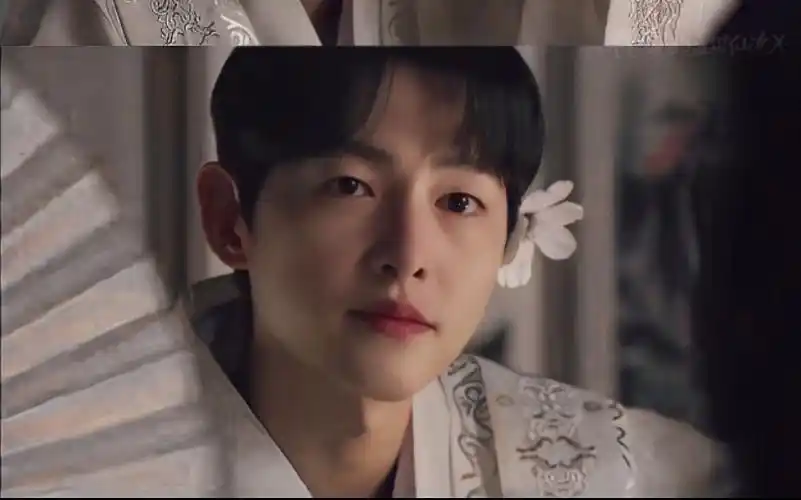 宋仲基70文森佐79_花魁怎么不能是男的呢?斯哈斯哈